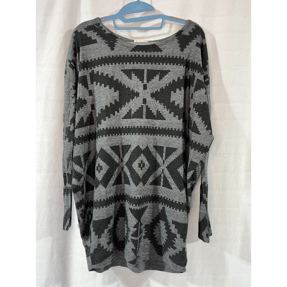 Women's Enti Glamour Long Sleeve Aztec Shirt, Size Large
